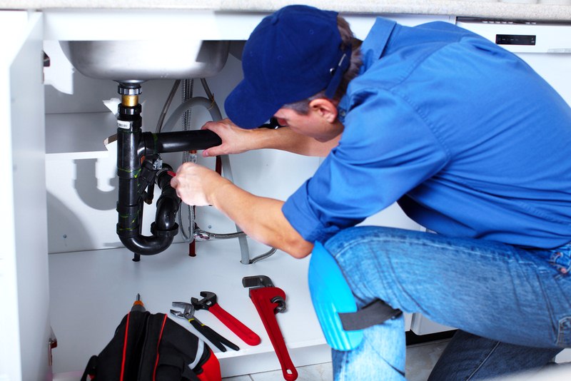 WHAT TO LOOK FOR BEFORE HIRING A PLUMBING SERVICE
